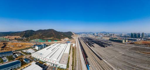 邁入“陸港時代” 山城懷化跑出外貿(mào)“加速度”與箱包銷售新路徑